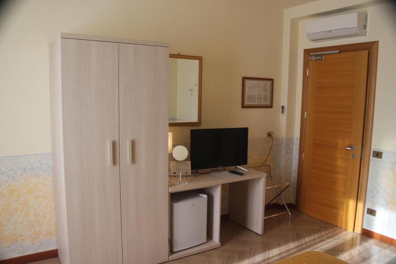 Albergo Sole San Zeno di Montagna Bagian luar foto