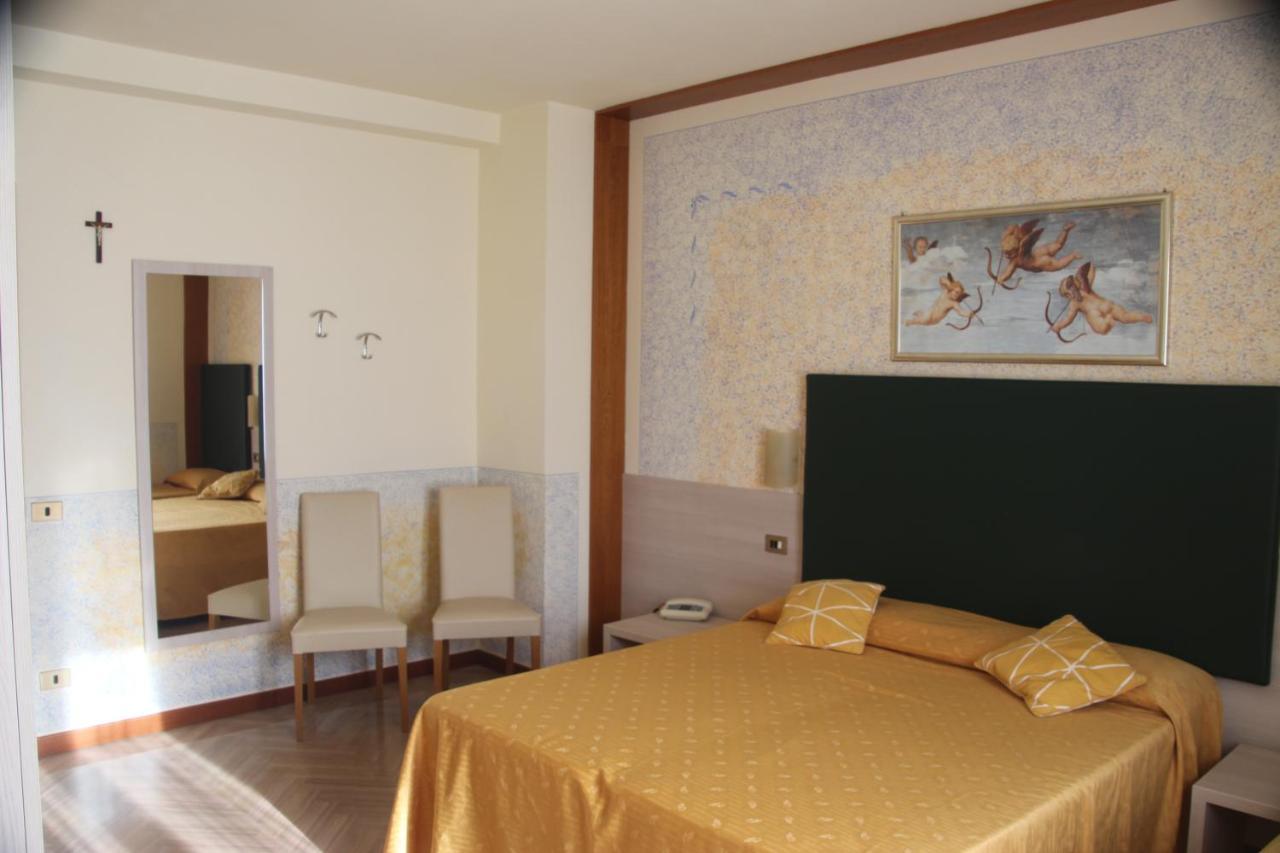 Albergo Sole San Zeno di Montagna Bagian luar foto