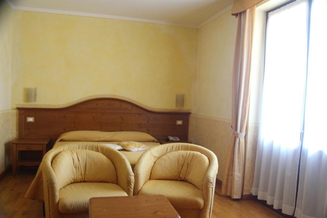 Albergo Sole San Zeno di Montagna Bagian luar foto