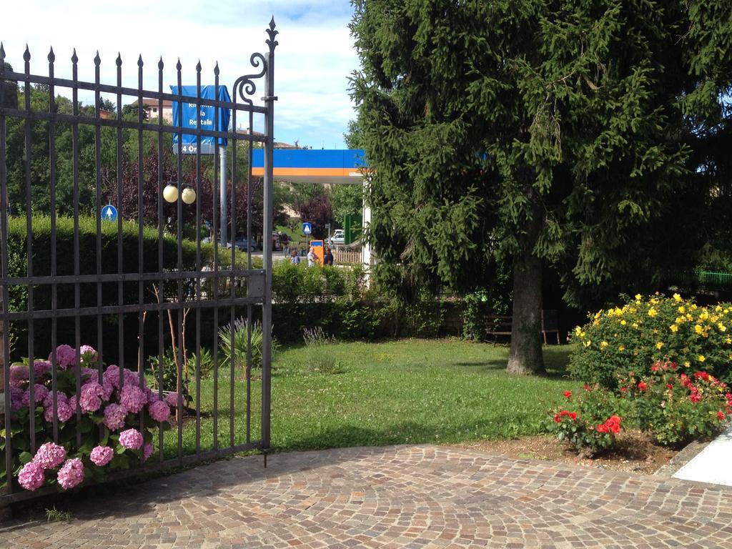 Albergo Sole San Zeno di Montagna Ruang foto